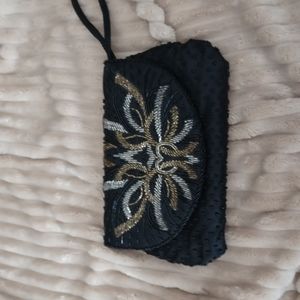 Beaded clutch